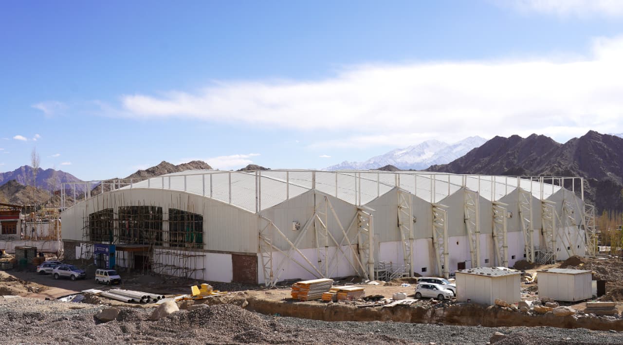 L-G Vinai Kumar Saxena approves installation of 500KWp Solar Photovoltaic Plant at NDS Ice Hockey Rink in Leh